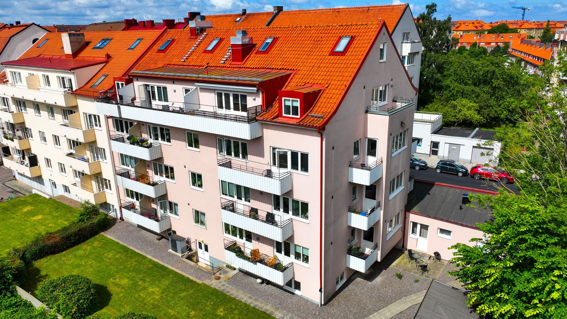 Flygbild över Föreningsgatan 34 på Tågaborg