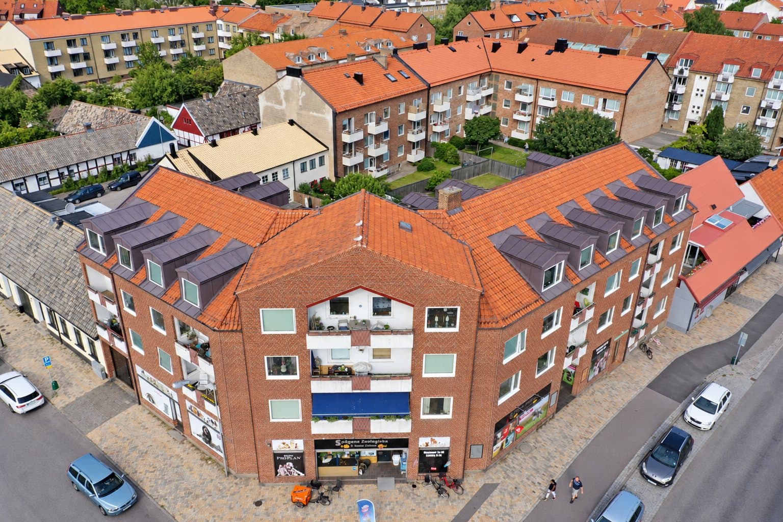 Stora Norregatan 142–144 och Föreningsgatan 41, Citadellstaden, drönarbild